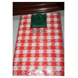NIP Holiday Checkered Fabric Oblong Tablecloth