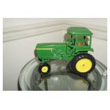 Lg Metal John Deere Tractor Toy