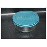 Glass Pyrex Bowl w/green lids 2 cups