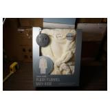 NIP Wayland Square Plush Flannel Bath Robe