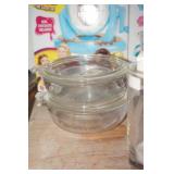 Set of 2 Pyrex Glass Baking Dishes with Lids
