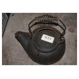 VTG Cast Iron Teapot Kettle