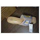 NIP Ladies Sandals Slip on Sz9 No Boundaries