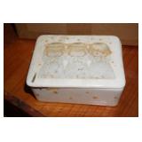 Trinket Dish w/3 Angels on top