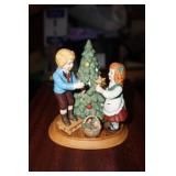 1982 Keeping the Christmas Tradition Figurine