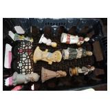 Bl of Figurines Children & Old Ladies