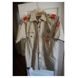Vtg S/S Boy Scout Shirt w/badges Mens Medium
