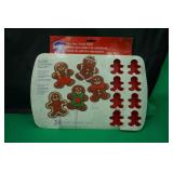 NIP Wilton Bite Size Treat Mold Gingerbread