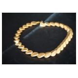 Gold Tone Necklace leaves/hearts