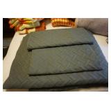 Gray Comforter, 2 Shams Full Sized