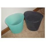 2 Trash Cans