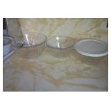Collection of 3 Anchor Hocking Nesting Bowls 1 Lid