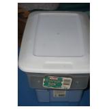 Small Plastic Tote w/lid