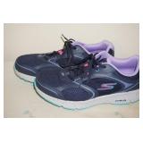 Pair of Skechers Go Run Sneakers Sz 8.5