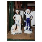2 Figurines Boy & Girl