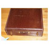 Vtg Samsonite Alligator Suitcase
