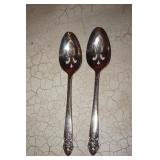 Oneida Prestige Plate Distinction 2 Slotted Spoons