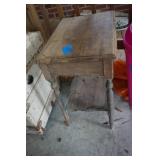 Small VTG Side Table  Needs some TLC