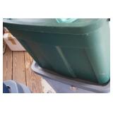 Green Rubbermaid Rough Neck Tote with Lid