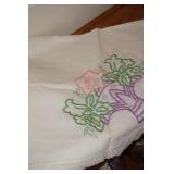 Embrodiered Small Round Tablecloth with Leaves