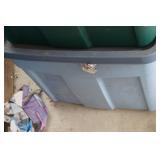 Blue Rubbermaid Rough Neck Tote with Lid