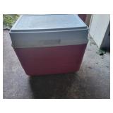 Rubbermaid Cooler