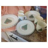 Set of 4 Christmas Dishes & Cups