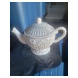 White Ceramic Tea Pot
