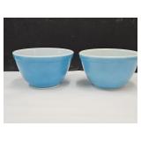 2 Pyrex Glass Bowls #401