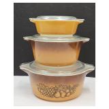 3 Pyrex Glass Bowls w Lids 472, 472 & 473