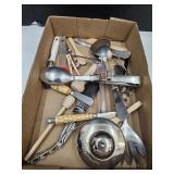 Pampered Chef Bisquit Cutter & Kitchen Utencils