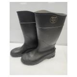 Sz 13 Servus Boots Like NEW