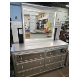 6 Drawer Dresser W Glittter & Lights Up 64" L 6 Drawer Dresser W Glittter & Lights Up 64" L