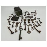 Antique Advertising Tin Full of Skeleton Keys