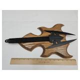 Mounted See Size Weapon Knife