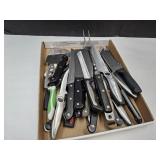 Lot of Kitchen Knives, Serving Fork,Oneida,++