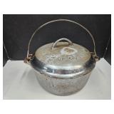 Cast Iron Griswold  Dutch Oven w Lid & Trivet