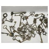 Lot of Decorative Skeleton Keys