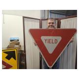 30" Metal YIELD Sign