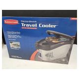 NIB Rubbermaid Travel Cooler & Warmer