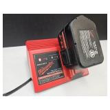 14 V Milwaukee Battery w Charger