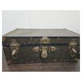 Military ? Foot Locker Trunk w Insert