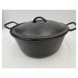Cast Iron Lodge Dutch Oven Marked 12D w Lid
