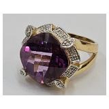 Beautiful 14k Gold Ring Size 7 1/4  LG Gemstone