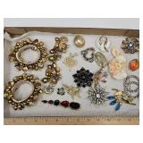 BEAUTIFUL Vintage Costume Jewelry Brooches ++