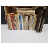 Western Paperbacks Louis LaMour ++