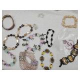 Costume Jewelry & Earring Lot