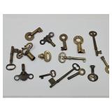 Nice Lot of Brass Skeleton Keys, Clock Key +