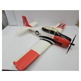 44'w Spectrum RC Airplane WORKS BUT  NO REMOTE