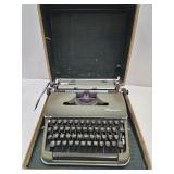 VTG Olympia DeLuxe Typewriter